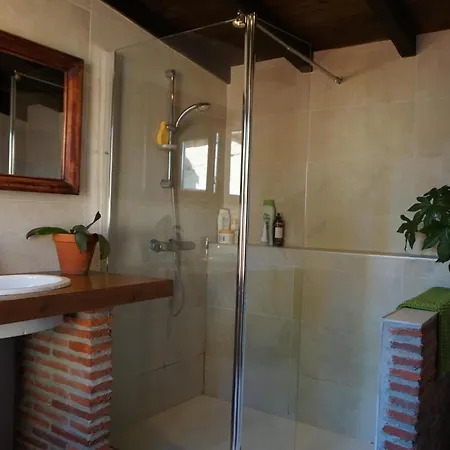 Preciosa Casa Con Jardin Oruna