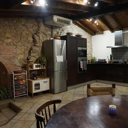 Preciosa Casa Con Jardin *