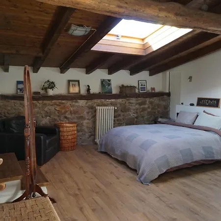 Preciosa Casa Con Jardin
