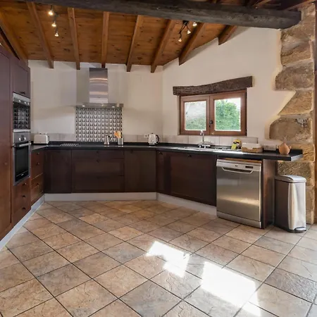 Preciosa Casa Con Jardin Oruna