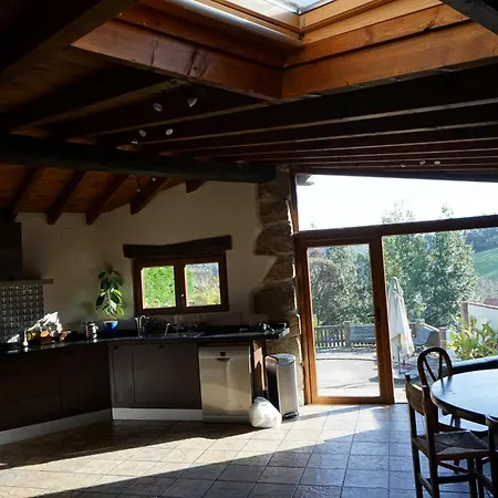 Preciosa Casa Con Jardin Oruna